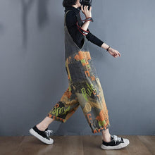 Load image into Gallery viewer, Macacão Graffitti
